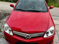 Używany Opel Tigra 90 KM (66 kW) 2005 Czerwony Kabriolet