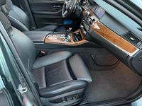 Gebraucht BMW 530 2011 Grün Kleinwagen