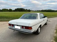 Gebraucht Mercedes 230 136 PS (100 kW) 1982 Weiß Coupé