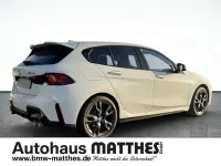 Gebraucht BMW M135 Efficient Dynamics 300 PS (220 kW) 2024 Weiss Kleinwagen