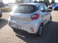 Gebraucht Hyundai i10 Select 67 PS (49 kW) 2021 Sleek silver Kleinwagen