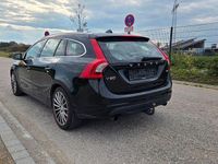 Gebraucht Volvo V60 Summum 179 PS (131 kW) 2011 Schwarz Kombi