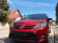Gebraucht Toyota Verso Executive 177 PS (130 kW) 2014 Rot Van / Kleinbus