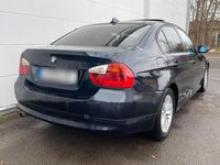 Gebraucht BMW 320 163 PS (119 kW) 2007 Blau Limousine