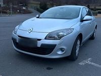 Gebraucht Renault Mégane III 110 PS (80 kW) 2009 Silber Kombi