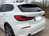 Gebraucht BMW 118 Advantage 136 PS (100 kW) 2023 Weiß Kleinwagen
