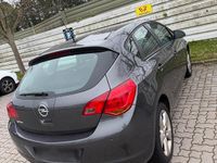 Gebraucht Opel Astra 115 PS (84 kW) 2010 Grau Limousine