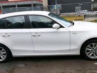 Gebraucht BMW 116 122 PS (89 kW) 2009 Weiß Kleinwagen