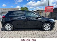 Gebraucht Hyundai i20 Trend 101 PS (74 kW) 2016 Schwarz Limousine