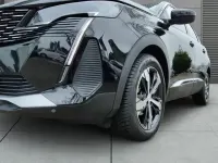 Gebraucht Peugeot 5008 Allure 131 PS (96 kW) 2023 Lackierung schwarz perla nera/ SUV