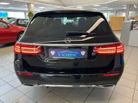 Używany Mercedes E400 330 KM (242 kW) 2022 Czarny Kombi