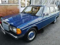 Gebraucht Mercedes 240 72 PS (52 kW) 1984 Blau Limousine