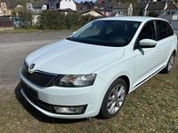 Gebraucht Skoda Rapid Joy 116 PS (85 kW) 2016 Weiß Kleinwagen
