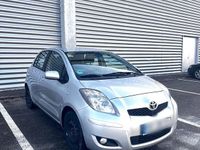Gebraucht Toyota Yaris 69 PS (50 kW) 2011 Silber Kleinwagen