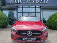 Gebraucht Mercedes A200 Progressive 163 PS (119 kW) 2023 Patagonienrot  lack (metallic) Kleinwagen