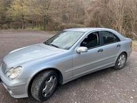 Gebraucht Mercedes C180 143 PS (105 kW) 2007 Silber Limousine