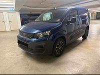 Gebraucht Peugeot Partner 131 PS (96 kW) 2020 Blau Van / Kleinbus