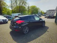 Gebraucht Ford Focus ST-Line 125 PS (91 kW) 2016 Schwarz Limousine