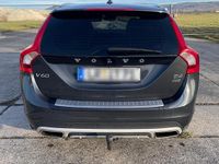 Gebraucht Volvo V60 CC 190 PS (139 kW) 2017 Grau Kombi