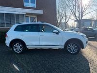 Gebraucht VW Touareg 204 PS (150 kW) 2011 Weiß SUV