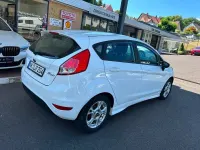 Gebraucht Ford Fiesta 80 PS (58 kW) 2014 Weiß Kleinwagen
