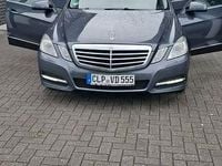 Gebraucht Mercedes E220 Avantgarde 170 PS (125 kW) 2011 Grau Kombi