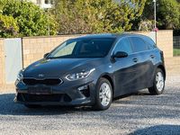 Używany Kia Ceed Play 140 KM (102 kW) 2021 Szary Hatchback