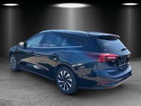 Gebraucht Ford Focus Titanium X 125 PS (91 kW) 2023 Chroma blau Kombi