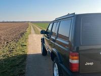 Gebraucht Jeep Cherokee Limited 184 PS (135 kW) 2000 Schwarz SUV