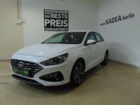 Gebraucht Hyundai i30 120 PS (88 kW) 2024 Atlas white / sol Limousine