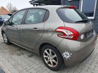 Gebraucht Peugeot 208 Active 95 PS (69 kW) 2012 Lackierung mit schutzlack Kleinwagen