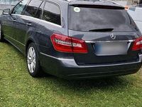 Gebraucht Mercedes E220 Avantgarde 170 PS (125 kW) 2011 Grau Kombi