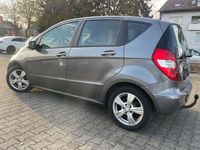 Gebraucht Mercedes A180 116 PS (85 kW) 2011 Grau Kleinwagen