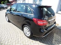 Gebraucht Mercedes B180 122 PS (89 kW) 2015 Schwarz Van / Kleinbus