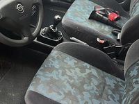 Gebraucht Opel Corsa Edition 68 PS (50 kW) 2000 Silber Kleinwagen