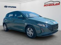 Neu Hyundai i20 Select 101 PS (74 kW) 2025 Grün Limousine