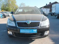 Gebraucht Skoda Octavia Elegance 160 PS (117 kW) 2011 Schwarz Kombi