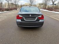 Gebraucht BMW 320 163 PS (119 kW) 2006 Grau Limousine