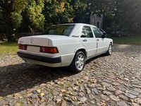 Gebraucht Mercedes 190 1992 Weiß Limousine