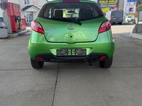 Gebraucht Mazda 2 75 PS (55 kW) 2009 Grün Kleinwagen