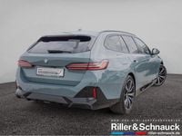 Gebraucht BMW 520 M Sport 197 PS (144 kW) 2024 Cape york grün Kombi