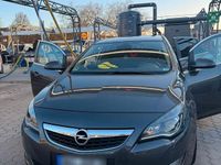 Gebraucht Opel Astra Cosmo 179 PS (131 kW) 2010 Grau Limousine