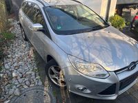 Gebraucht Ford Focus 95 PS (69 kW) 2012 Silber Kombi