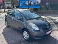 Gebraucht Toyota Yaris Cool 69 PS (50 kW) 2011 Grau Kleinwagen