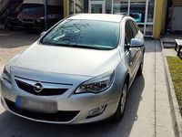 Gebraucht Opel Astra 95 PS (69 kW) 2011 Silber Kombi