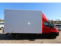 Second-hand Iveco Daily 170 CP (125 kW) 2016 Roșu Van