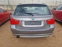 Gebraucht BMW 318 143 PS (105 kW) 2011 Spacegrau metallic Kombi