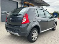 Gebraucht Dacia Sandero Stepway 84 PS (61 kW) 2011 Grau Limousine