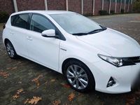Gebraucht Toyota Auris Hybrid Executive 136 PS (100 kW) 2013 Weiß Limousine
