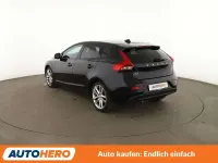 Gebraucht Volvo V40 Momentum 122 PS (89 kW) 2017 Schwarz Kombi